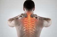 Не терпите боль в спине! Нейрохирург о проблемах с позвоночником